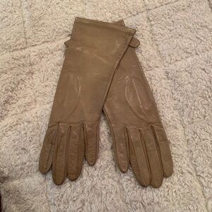 Gorgeous and Buttery Italian Tan Leather Gloves